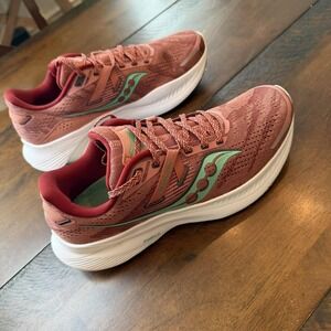Saucony Guide 16 Shoes Womens Size 11 Pink Mint Running Sneakers S10775-31